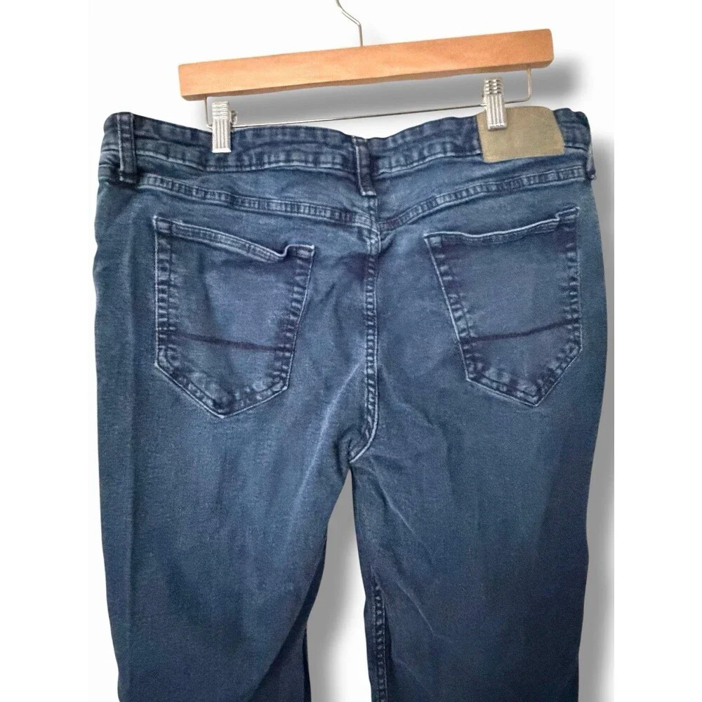 Izod Lot of 2 Men's  Dark Blue & Blue Straight Fit Comfort Stretch Jean 40